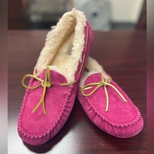 Women's UGG Australia DAKOTA Driving Moccasins Slippers - Garnet/Magenta Size 10